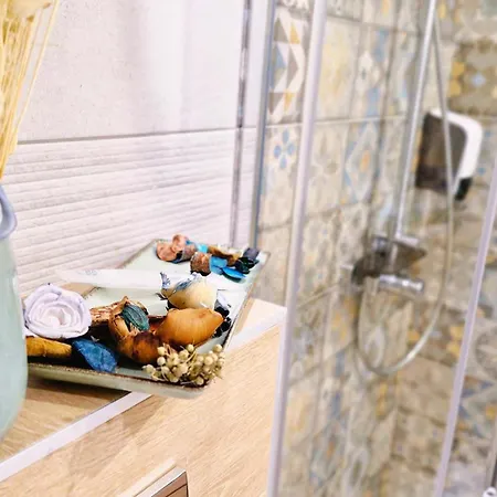 아파트 Chic, Sunny And Cozy One Bedroom Bliss 바르나