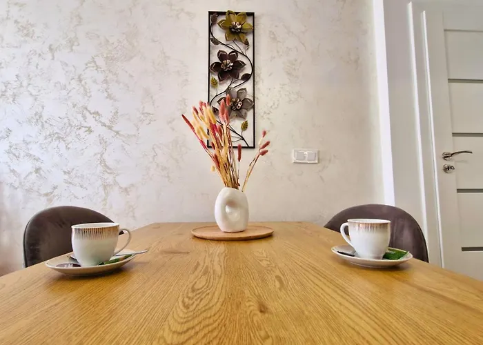 Апартаменти Chic, Sunny And Cozy One Bedroom Bliss Варна