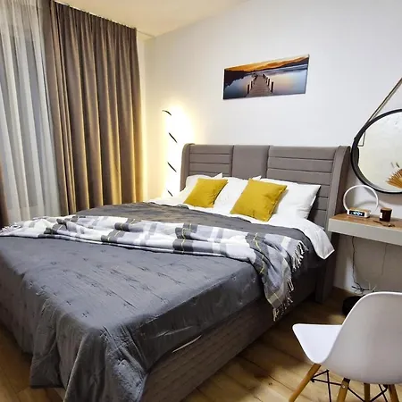 Chic, Sunny And Cozy One Bedroom Bliss Apartment