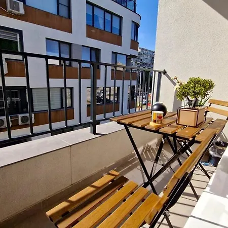 Apartment Chic, Sunny And Cozy One Bedroom Bliss Varna