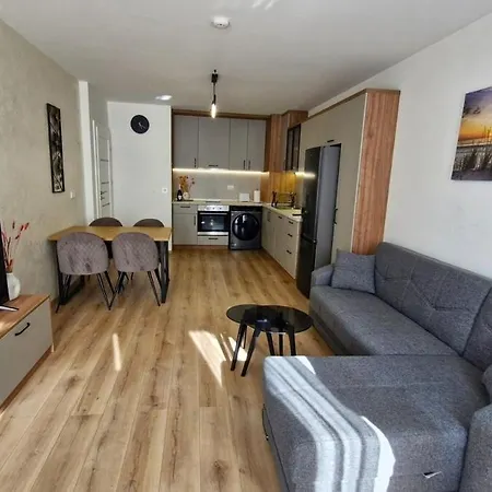 Apartment Chic, Sunny And Cozy One Bedroom Bliss