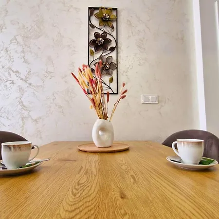 Apartament Chic, Sunny&cozy One Bedroom Bliss Warna