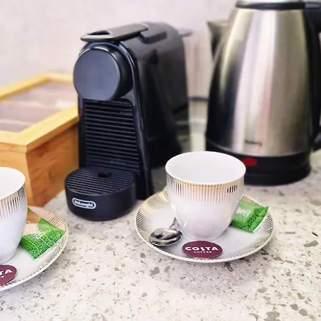 Chic, Sunny And Cozy One Bedroom Bliss Apartment