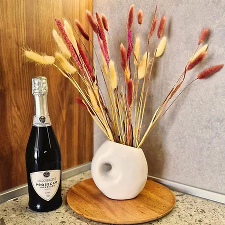 Chic, Sunny&cozy One Bedroom Bliss Apartament