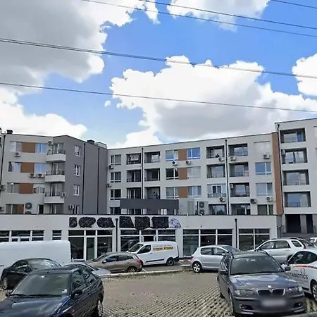Modern With Free Parking And Balcony *