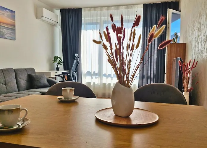 Chic, Sunny And Cozy One Bedroom Bliss Appartement *