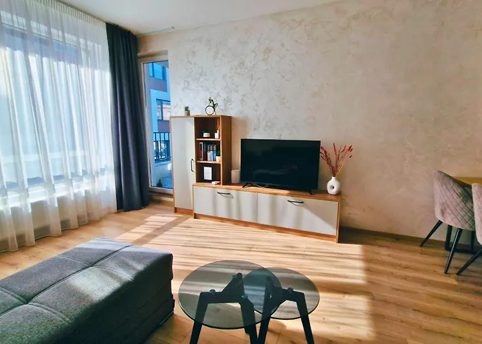 Appartement Chic, Sunny And Cozy One Bedroom Bliss