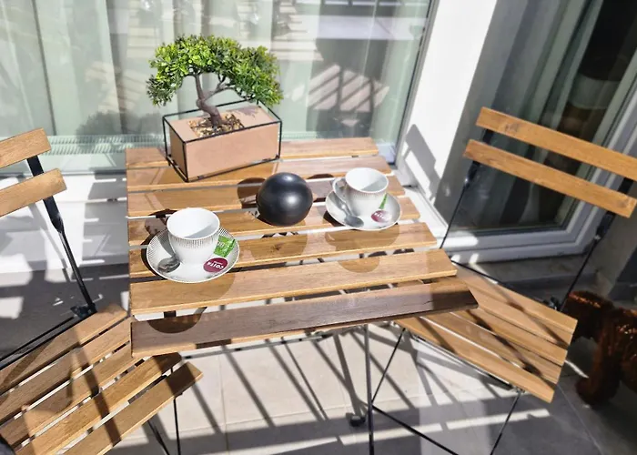 Chic, Sunny And Cozy One Bedroom Bliss Appartement